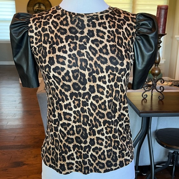 NWT Michael Kors Leopard Print Vegan Faux Leather Sleeve Top Shirt P/S Small - Picture 11 of 14